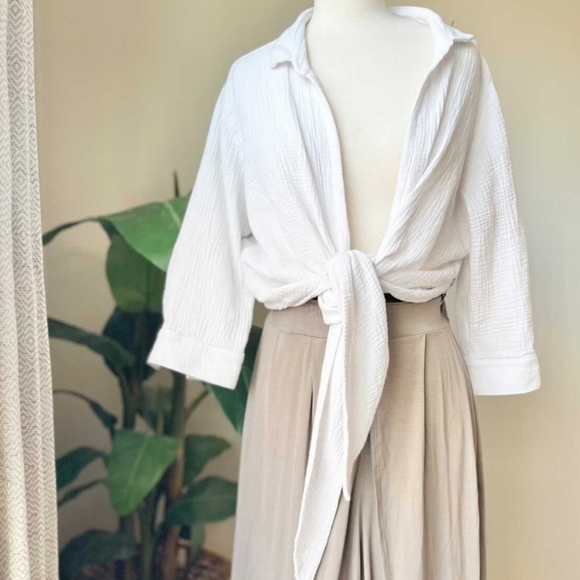 Comfy USA Tops - Comfy USA White Gauze Top Crepe Tie Front Blouse Vacation Beach Cotton Casual L